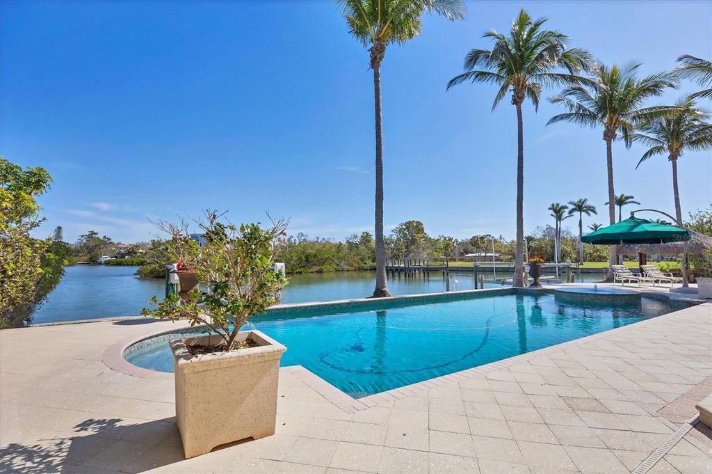 For Sale: $6,495,000 (6 beds, 6 baths, 6462 Square Feet)