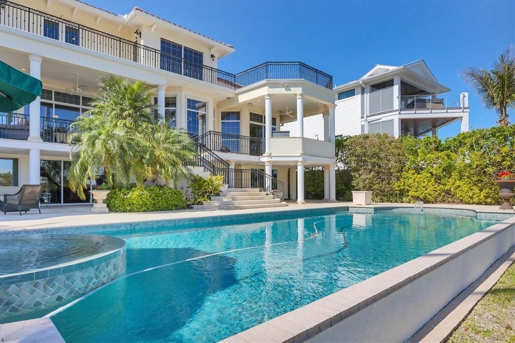 For Sale: $6,495,000 (6 beds, 6 baths, 6462 Square Feet)
