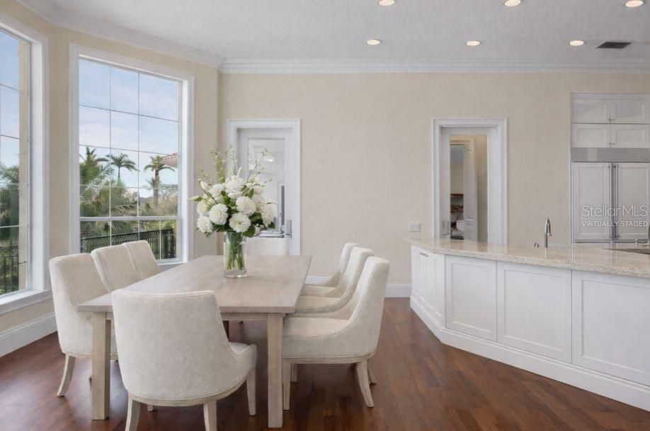 For Sale: $6,495,000 (6 beds, 6 baths, 6462 Square Feet)