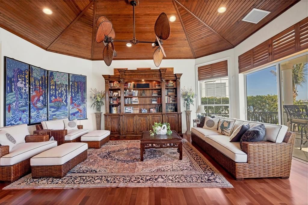 For Sale: $6,495,000 (6 beds, 6 baths, 6462 Square Feet)
