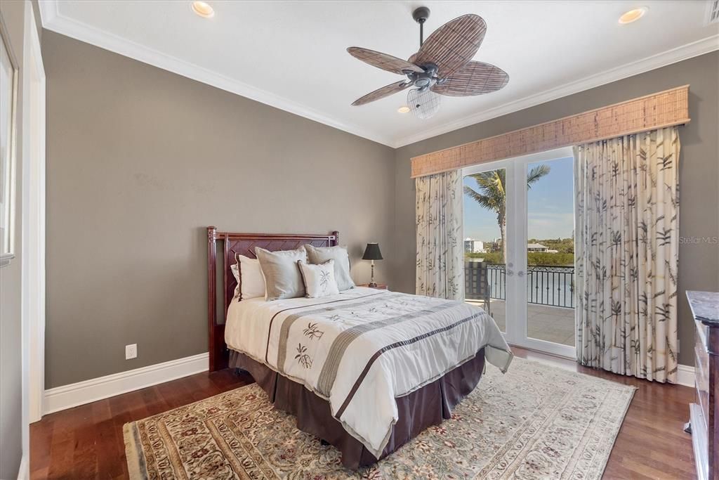 For Sale: $6,495,000 (6 beds, 6 baths, 6462 Square Feet)