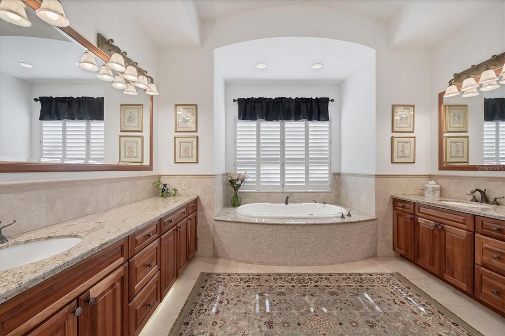 For Sale: $6,495,000 (6 beds, 6 baths, 6462 Square Feet)