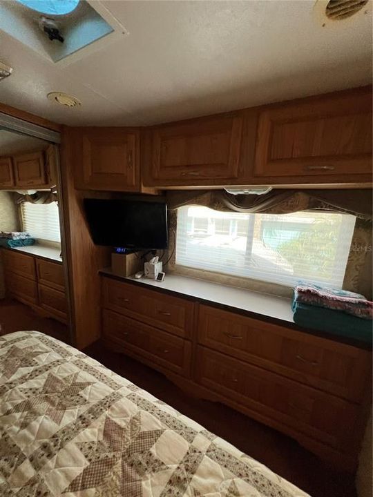 待售: $49,500 (1 贝兹, 1 浴室, 1493 平方英尺)