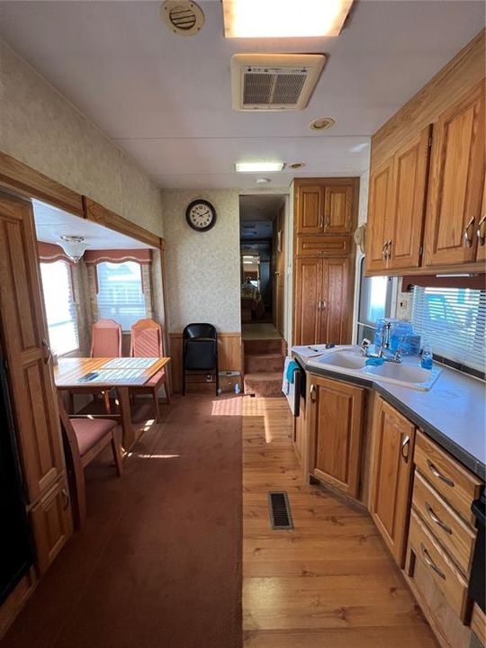 待售: $49,500 (1 贝兹, 1 浴室, 1493 平方英尺)