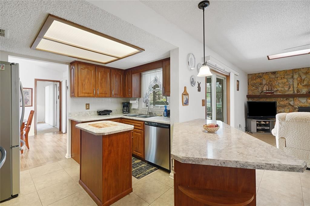 For Sale: $519,900 (3 beds, 2 baths, 1687 Square Feet)