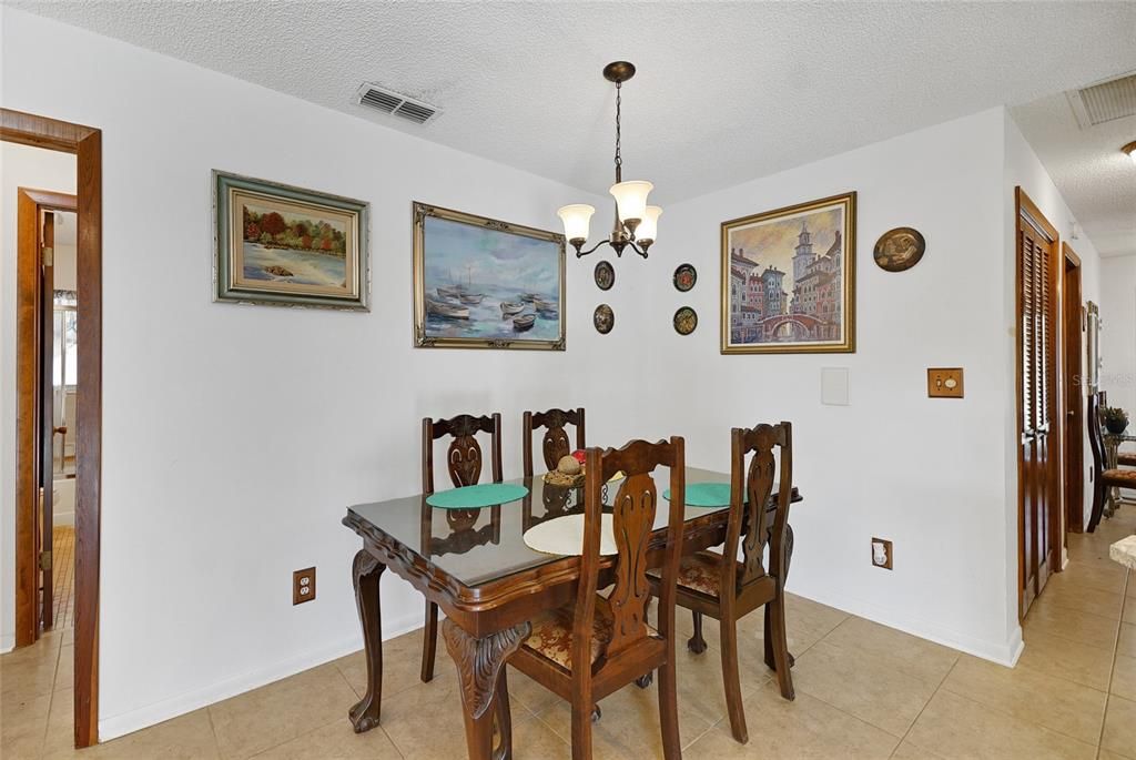 For Sale: $519,900 (3 beds, 2 baths, 1687 Square Feet)