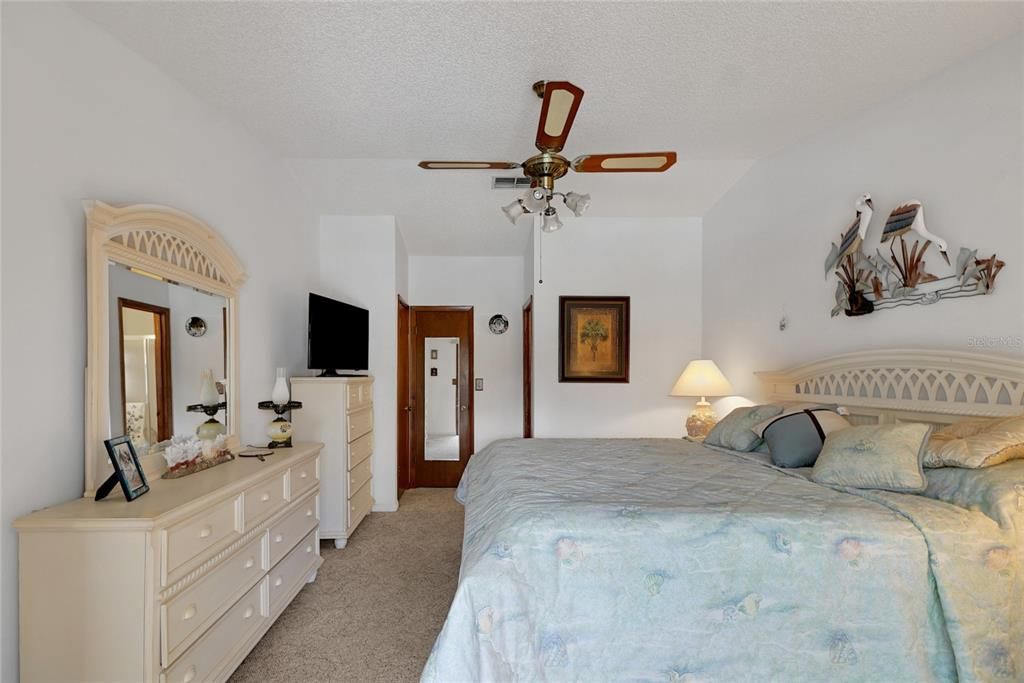 For Sale: $519,900 (3 beds, 2 baths, 1687 Square Feet)