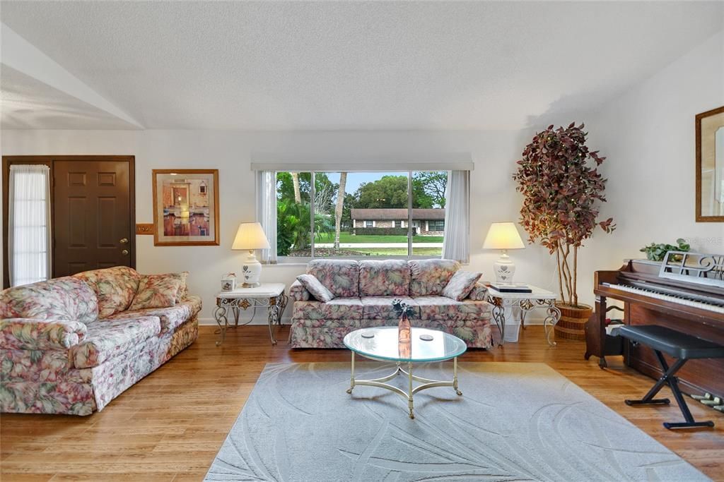 For Sale: $519,900 (3 beds, 2 baths, 1687 Square Feet)