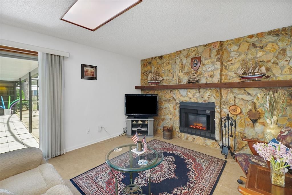 For Sale: $519,900 (3 beds, 2 baths, 1687 Square Feet)