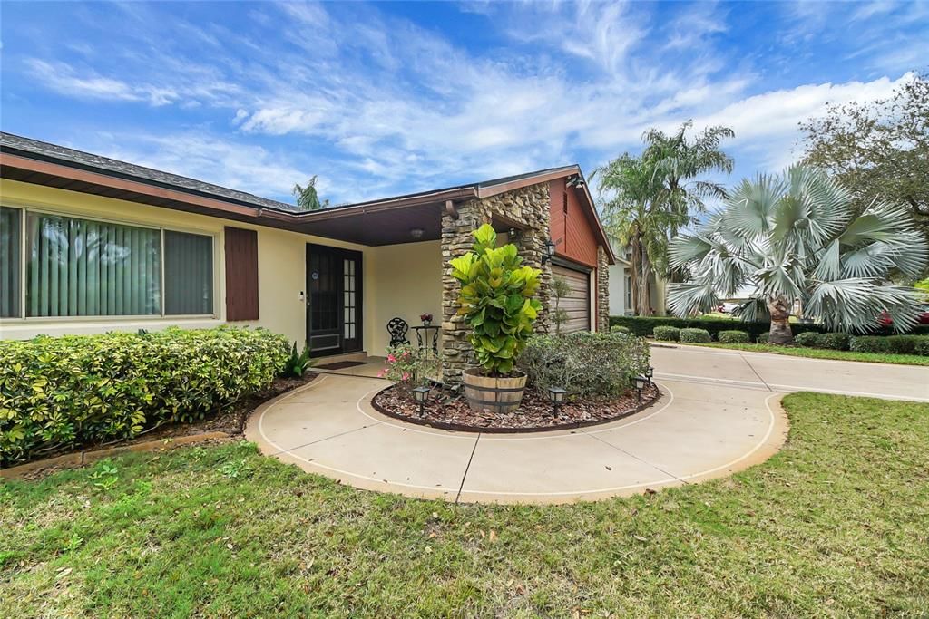 For Sale: $519,900 (3 beds, 2 baths, 1687 Square Feet)