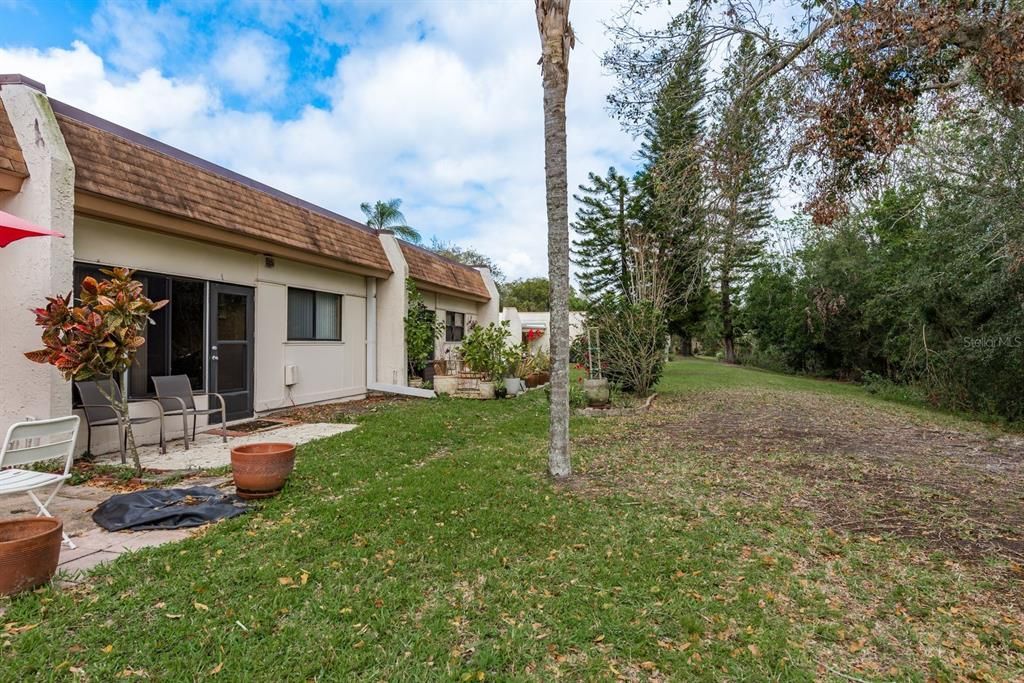 待售: $119,000 (2 贝兹, 1 浴室, 812 平方英尺)