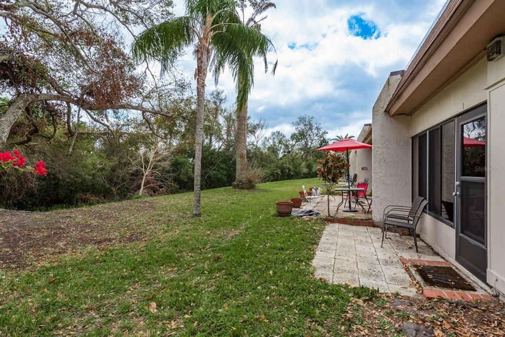 待售: $119,000 (2 贝兹, 1 浴室, 812 平方英尺)