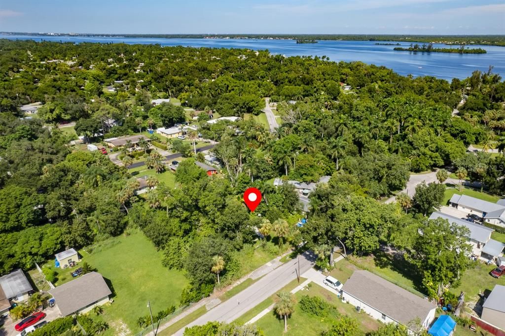 На продажу: $55,000 (0.16 acres)