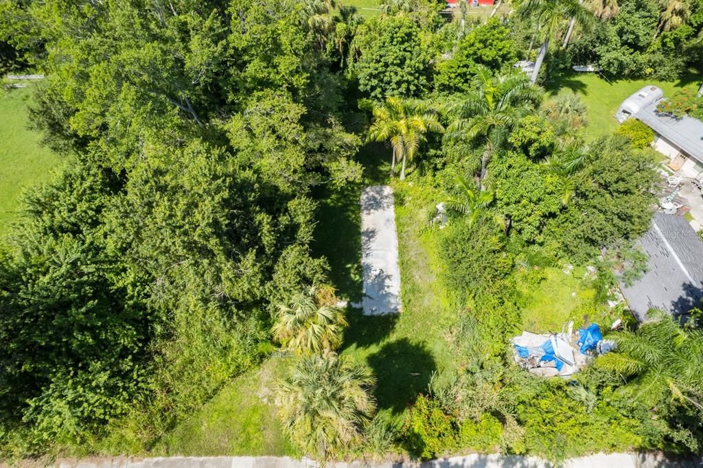 На продажу: $55,000 (0.16 acres)