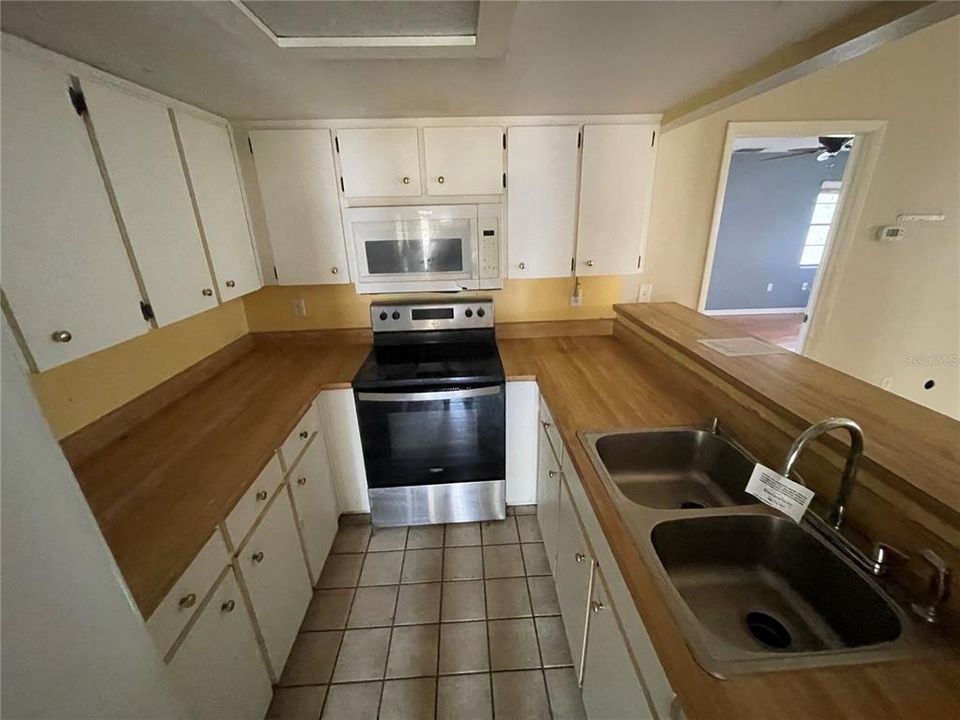 For Sale: $111,500 (3 beds, 2 baths, 1506 Square Feet)