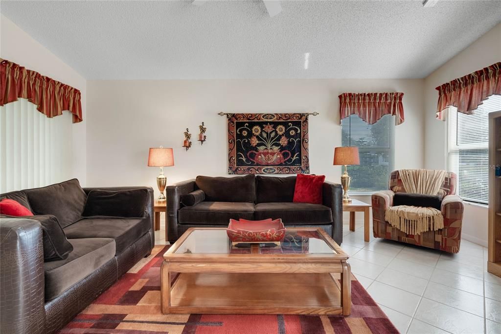 Active With Contract: $299,000 (2 beds, 2 baths, 1980 Square Feet)