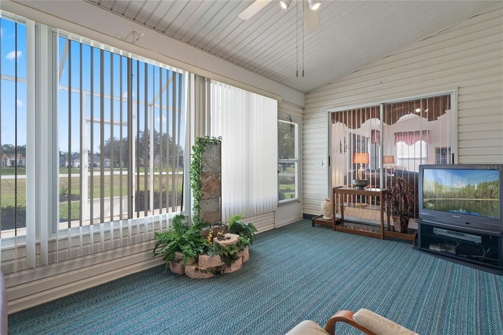 Active With Contract: $299,000 (2 beds, 2 baths, 1980 Square Feet)