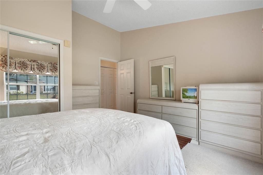 Active With Contract: $299,000 (2 beds, 2 baths, 1980 Square Feet)