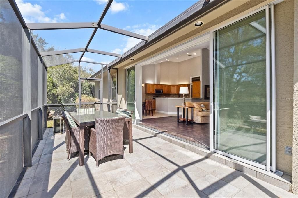 Activo con contrato: $390,000 (4 camas, 3 baños, 1991 Pies cuadrados)