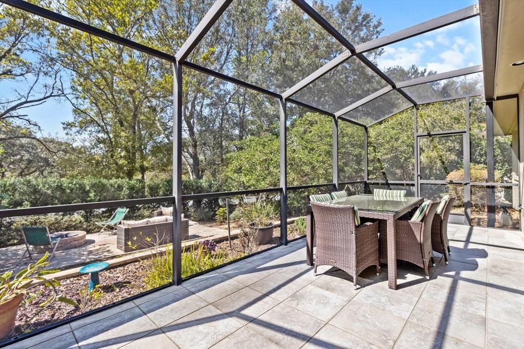 Activo con contrato: $390,000 (4 camas, 3 baños, 1991 Pies cuadrados)