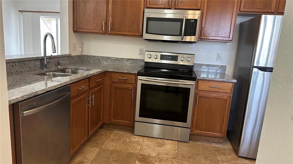 待售: $209,900 (3 贝兹, 2 浴室, 1151 平方英尺)