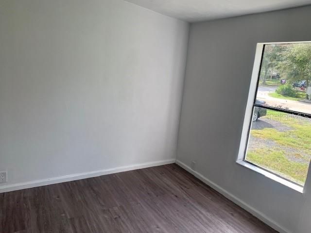 For Sale: $299,900 (3 beds, 2 baths, 1080 Square Feet)