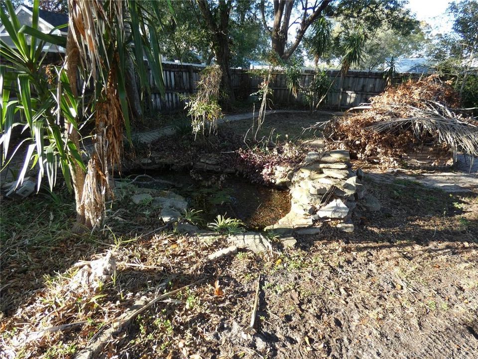 Activo con contrato: $300,000 (4 camas, 3 baños, 3144 Pies cuadrados)