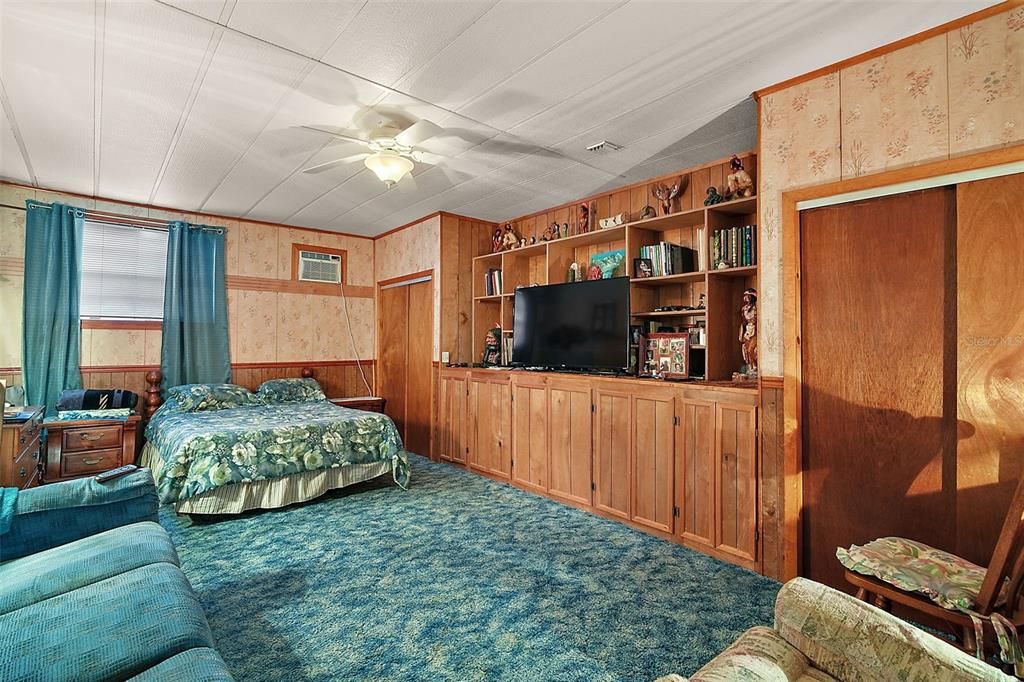 For Sale: $1,295,000 (15 beds, 0 baths, 7339 Square Feet)