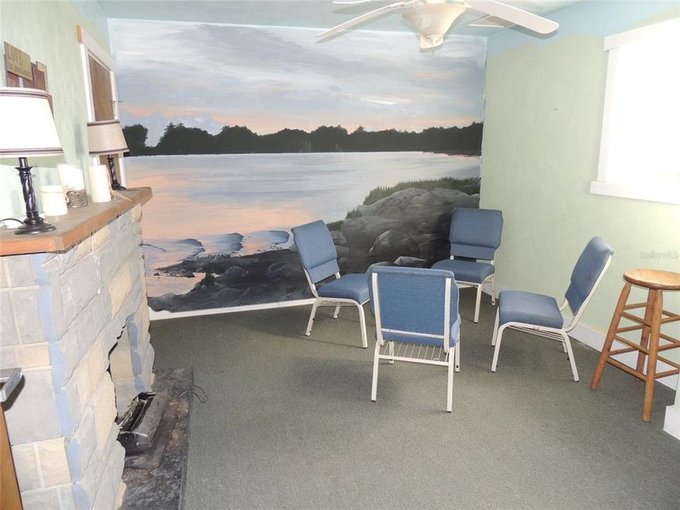 For Sale: $975,000 (5 beds, 4 baths, 6150 Square Feet)