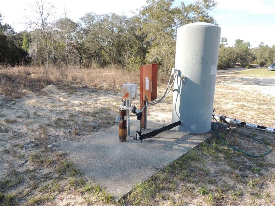 For Sale: $975,000 (5 beds, 4 baths, 6150 Square Feet)