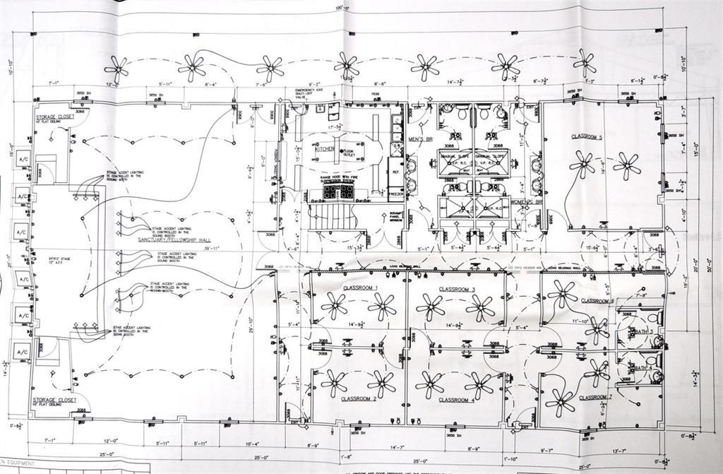 For Sale: $975,000 (5 beds, 4 baths, 6150 Square Feet)