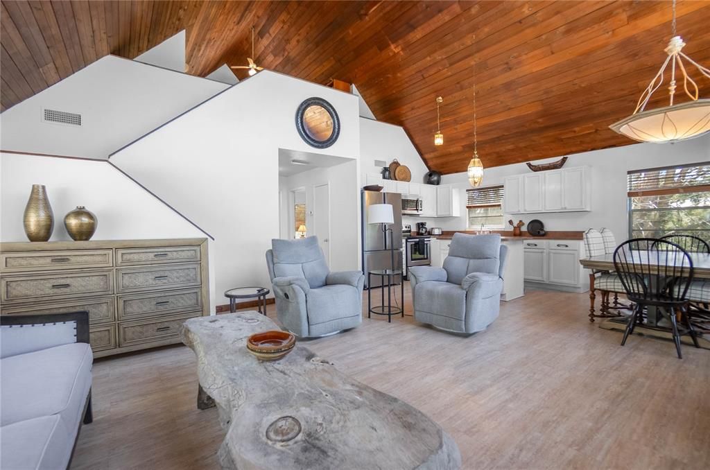 待售: $598,500 (4 贝兹, 4 浴室, 1392 平方英尺)