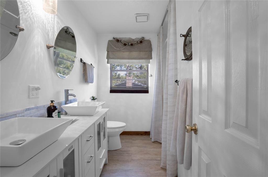 待售: $598,500 (4 贝兹, 4 浴室, 1392 平方英尺)