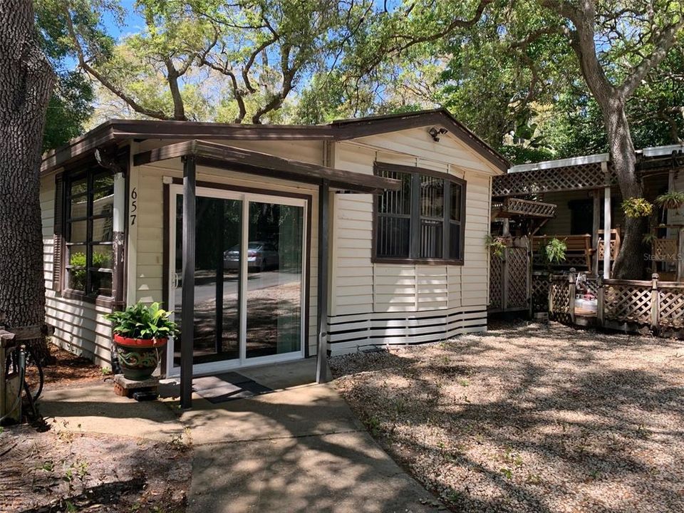 Recently Rented: $1,200 (2 beds, 1 baths, 557 Square Feet)