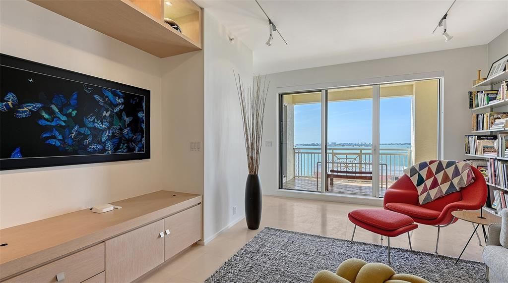 Active With Contract: $3,690,000 (3 beds, 3 baths, 3751 Square Feet)