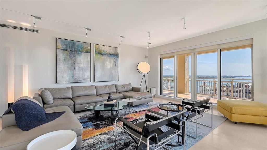 Active With Contract: $3,690,000 (3 beds, 3 baths, 3751 Square Feet)