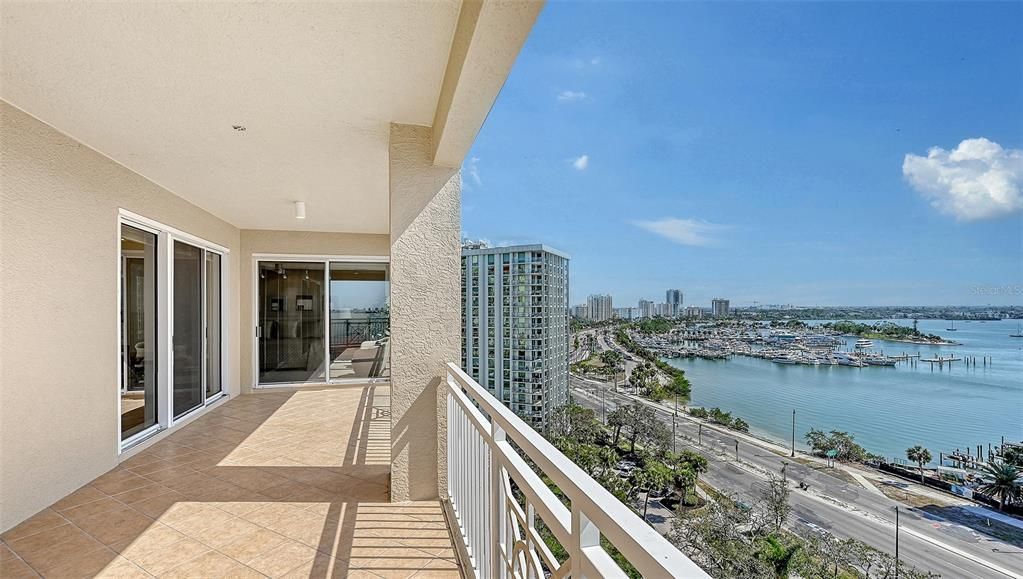 Active With Contract: $3,690,000 (3 beds, 3 baths, 3751 Square Feet)