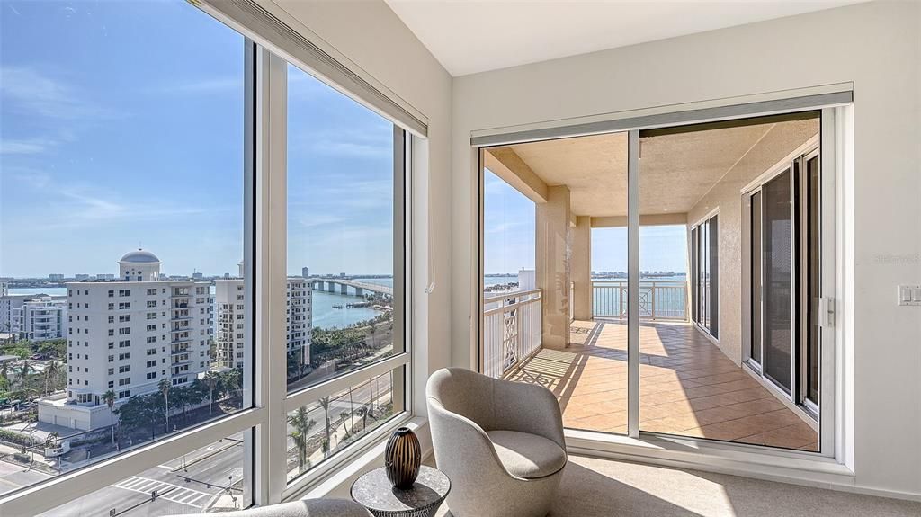 Active With Contract: $3,690,000 (3 beds, 3 baths, 3751 Square Feet)