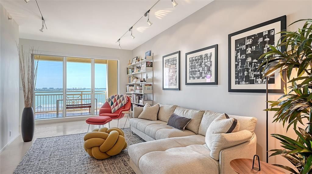 Active With Contract: $3,690,000 (3 beds, 3 baths, 3751 Square Feet)