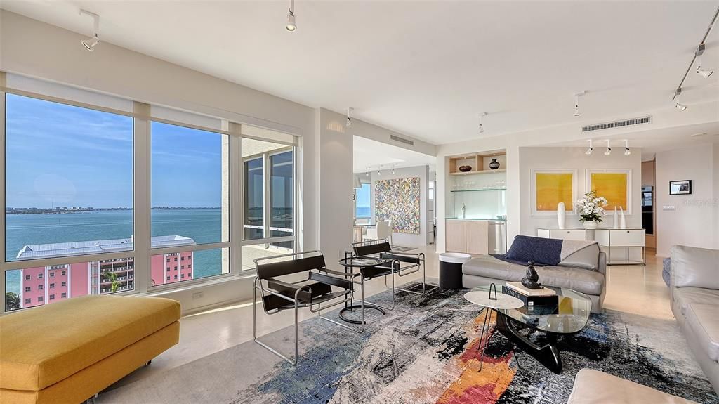 Active With Contract: $3,690,000 (3 beds, 3 baths, 3751 Square Feet)