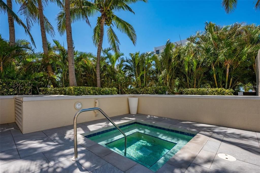 Active With Contract: $3,690,000 (3 beds, 3 baths, 3751 Square Feet)
