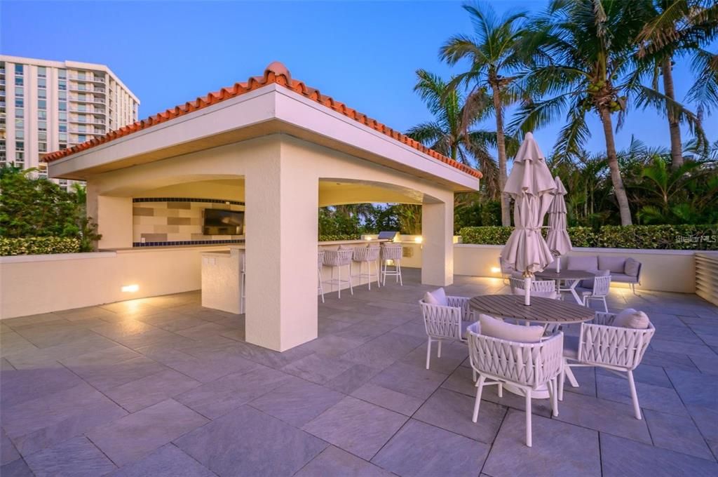 Active With Contract: $3,690,000 (3 beds, 3 baths, 3751 Square Feet)