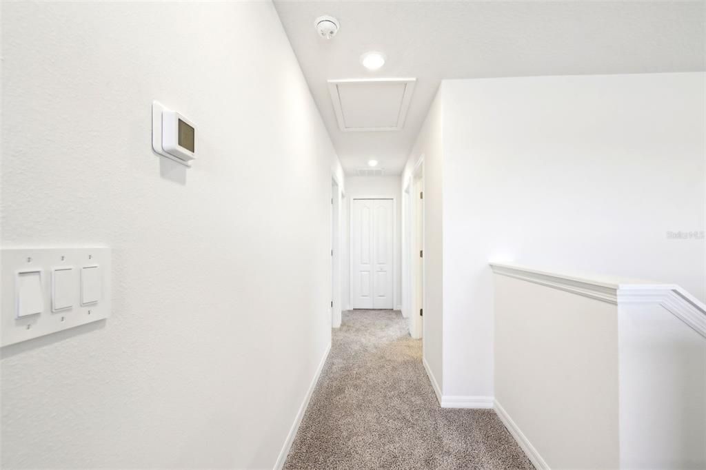 Под контрактом: $329,000 (4 спален, 2 ванн, 2503 Квадратных фут)