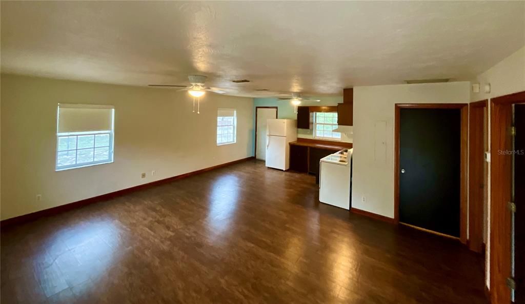 待售: $214,900 (2 贝兹, 1 浴室, 1008 平方英尺)