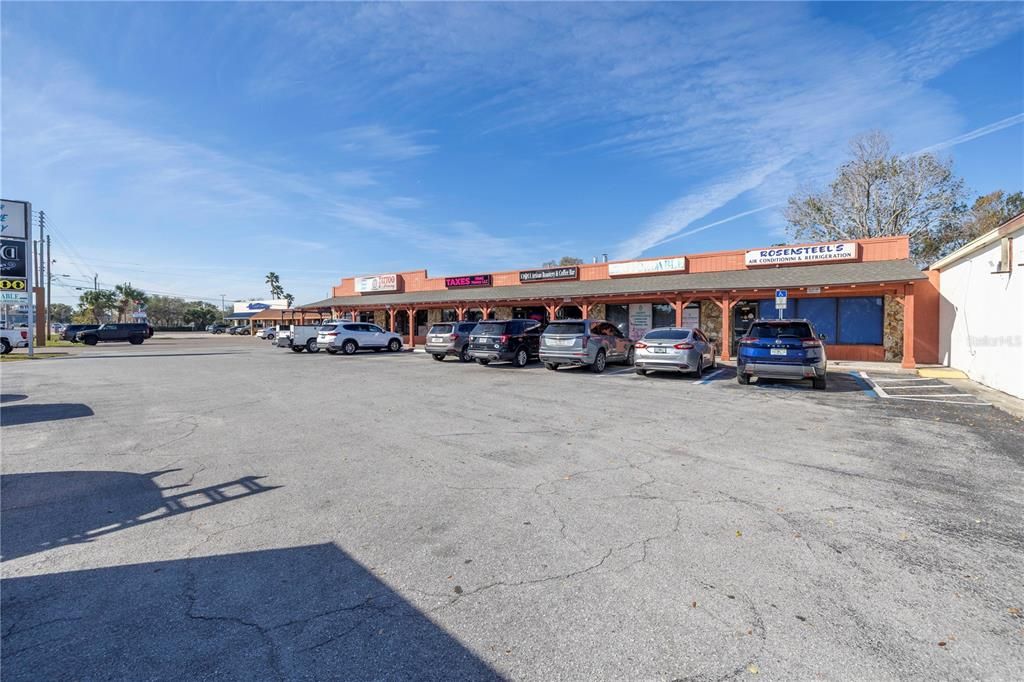 合同活跃: $1,425,000 (0 贝兹, 0 浴室, 12005 平方英尺)