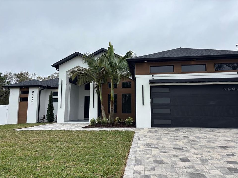 最近售出: $1,475,000 (5 贝兹, 3 浴室, 3140 平方英尺)