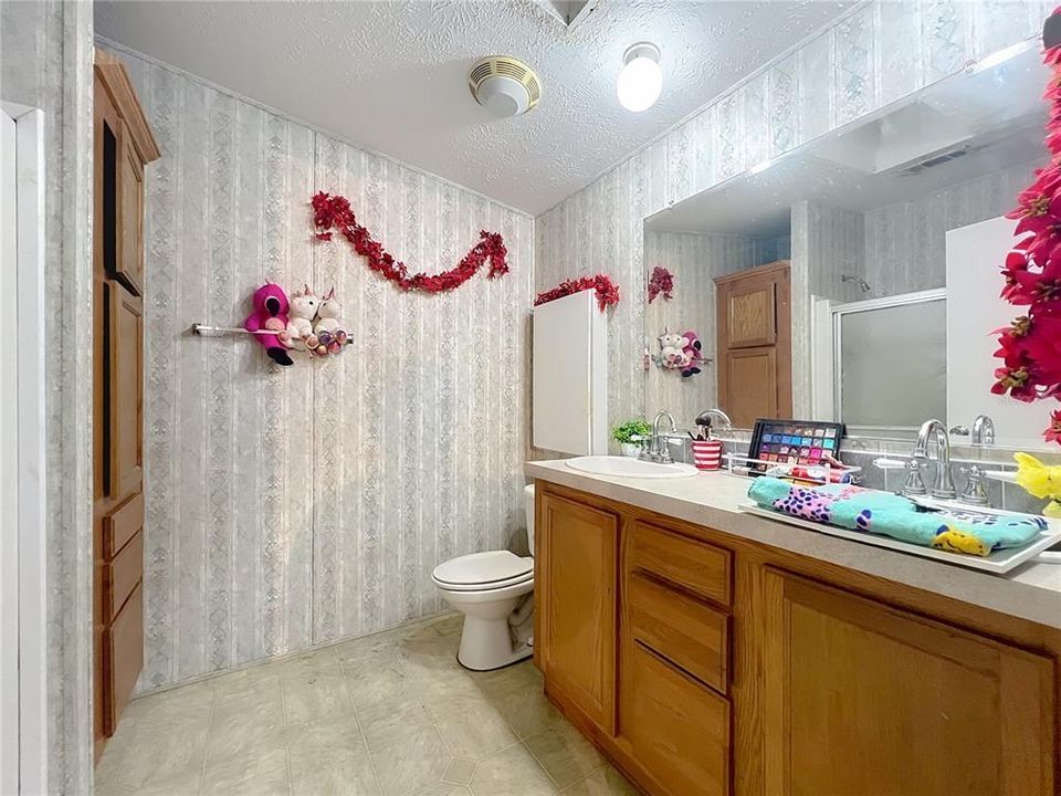 For Sale: $230,000 (3 beds, 2 baths, 1920 Square Feet)