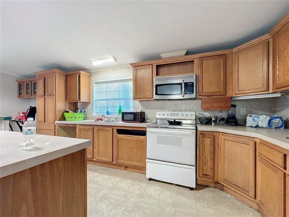 For Sale: $230,000 (3 beds, 2 baths, 1920 Square Feet)