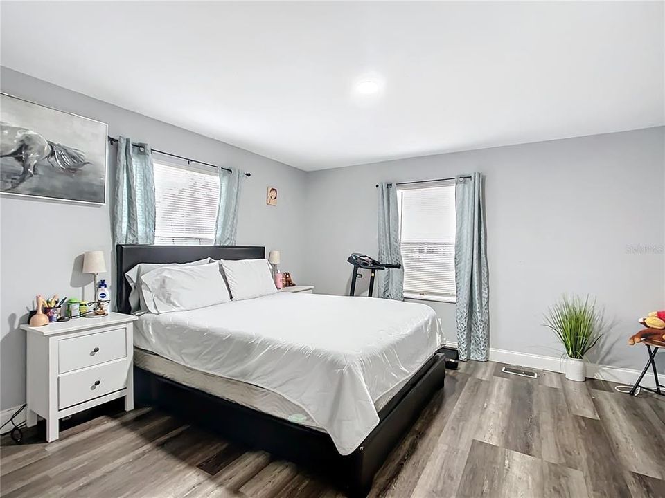 待售: $140,000 (2 贝兹, 2 浴室, 925 平方英尺)