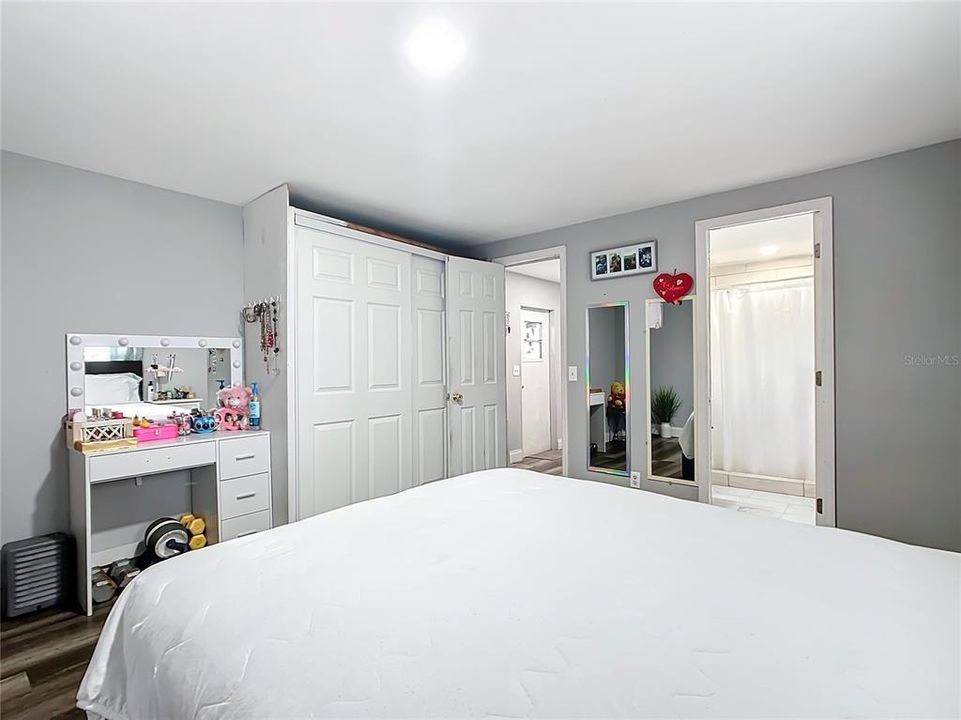 待售: $140,000 (2 贝兹, 2 浴室, 925 平方英尺)